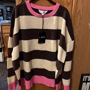J.NNA plus size sweater